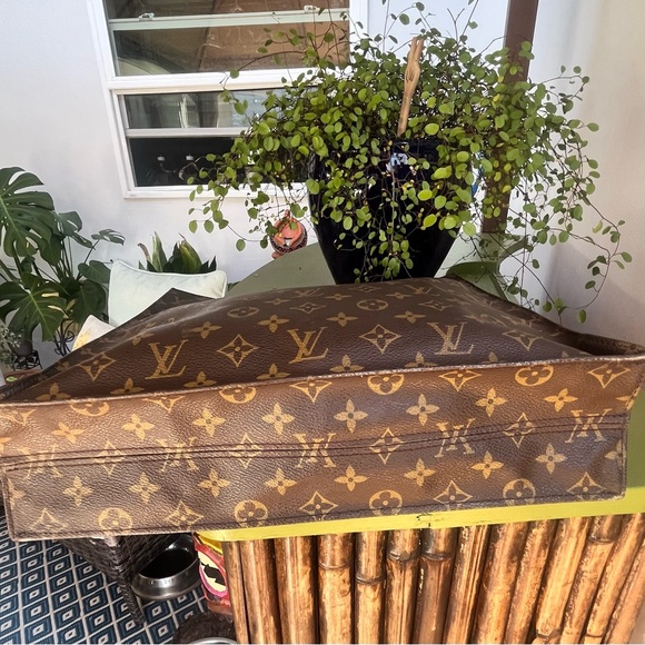 Louis Vuitton Brown Monogram Tote with Tan Handles - Picture 4 of 15